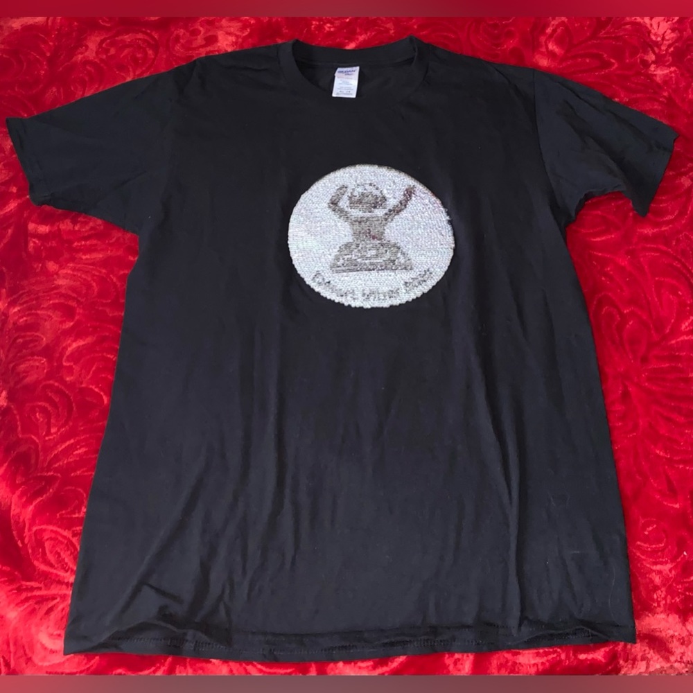 Gildan Shirt Size Medium